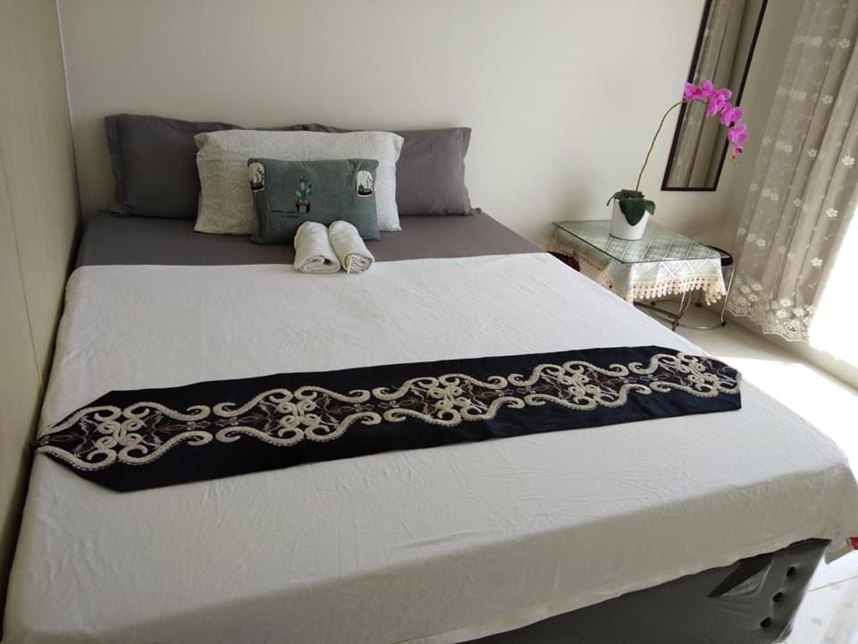 Smdc Tagaytay Taal Lake Condo Cook Netflix No Balcony No Free Parking Тагайтай Экстерьер фото