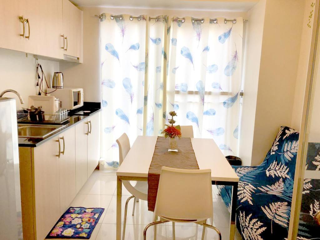 Smdc Tagaytay Taal Lake Condo Cook Netflix No Balcony No Free Parking Тагайтай Экстерьер фото