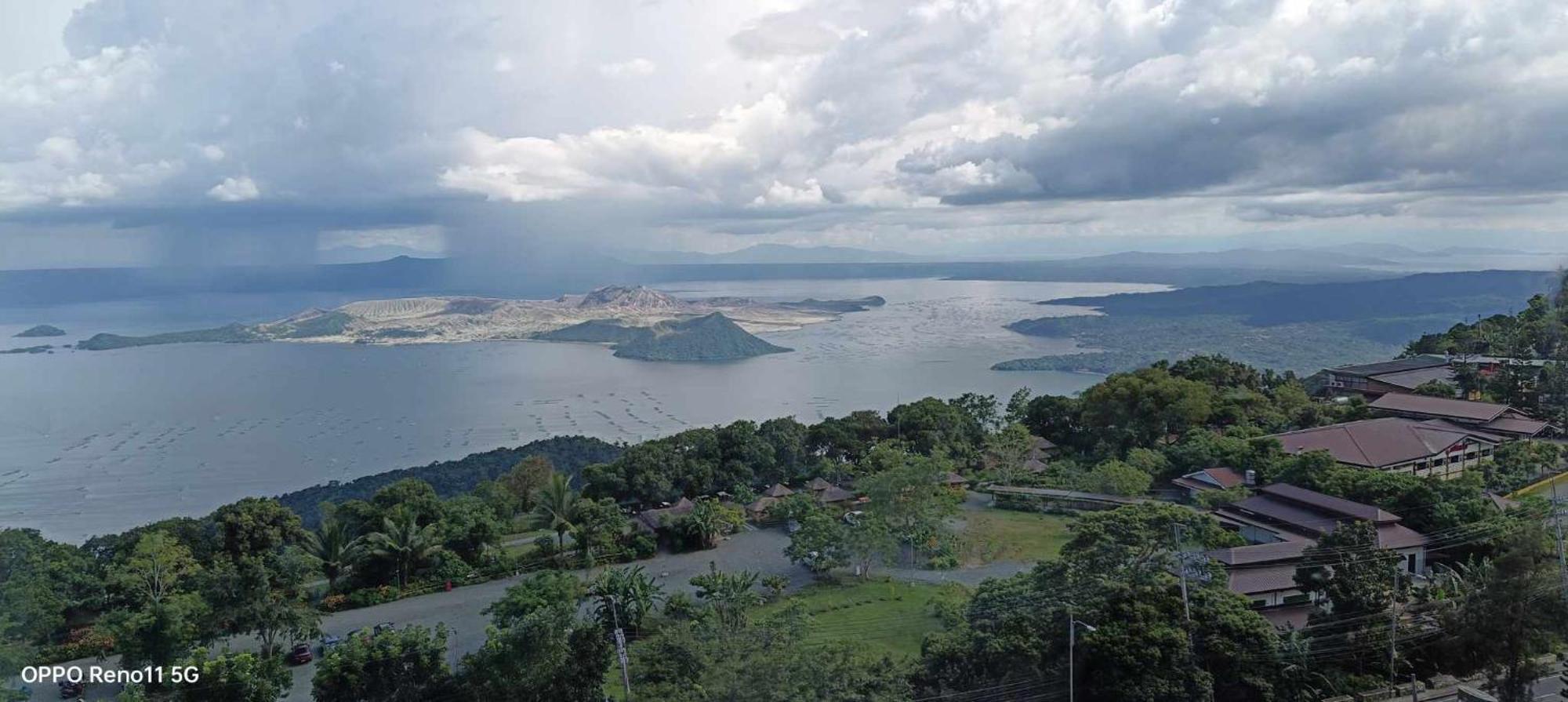 Smdc Tagaytay Taal Lake Condo Cook Netflix No Balcony No Free Parking Тагайтай Экстерьер фото